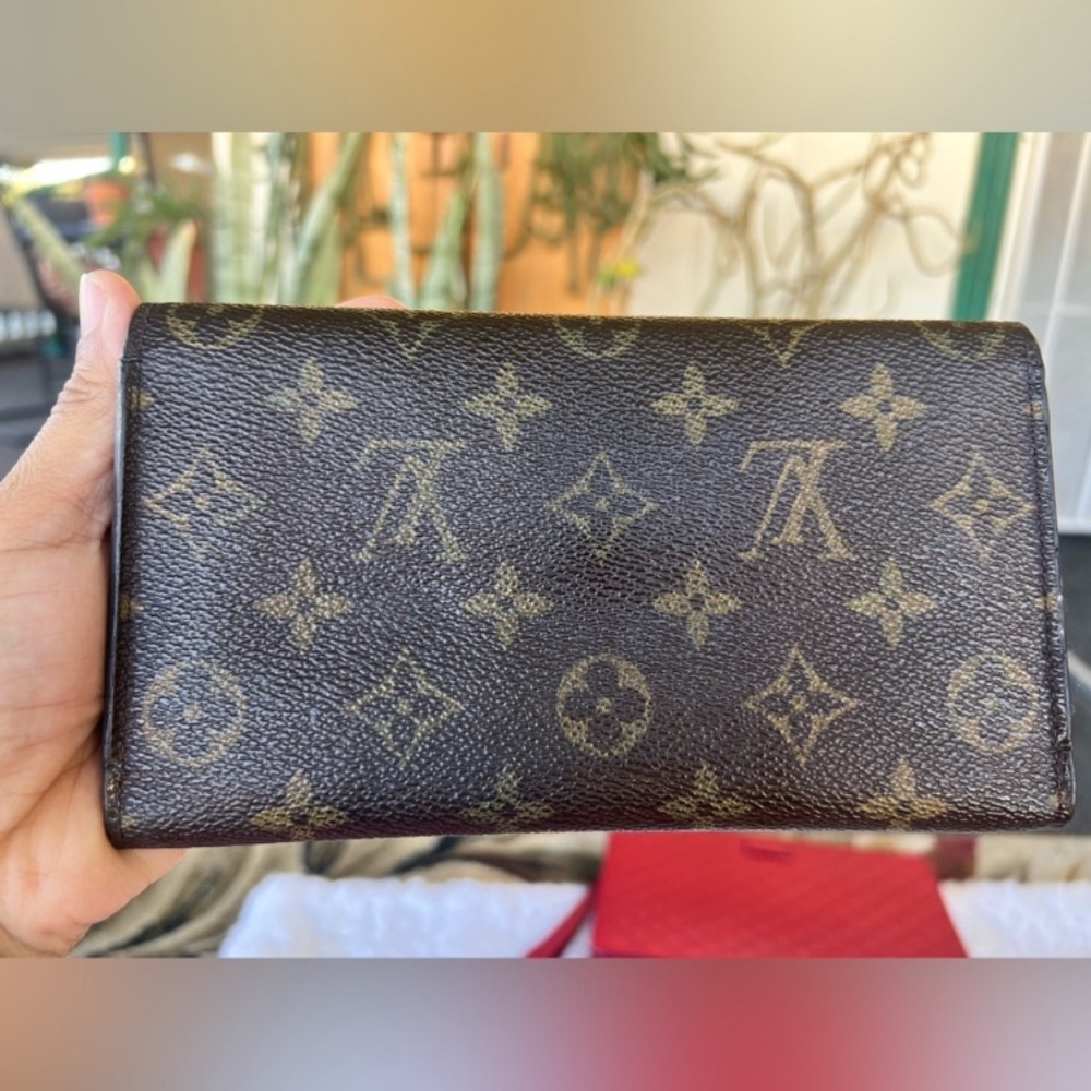 EUC Louis Vuitton Monogram Wallet in Brown and Gold - Picture 2 of 9